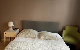 Poznan Central Ensuite Rooms